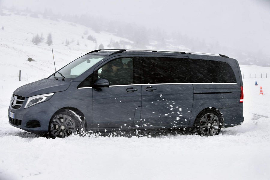 mercedes-benz-van-4matic-42